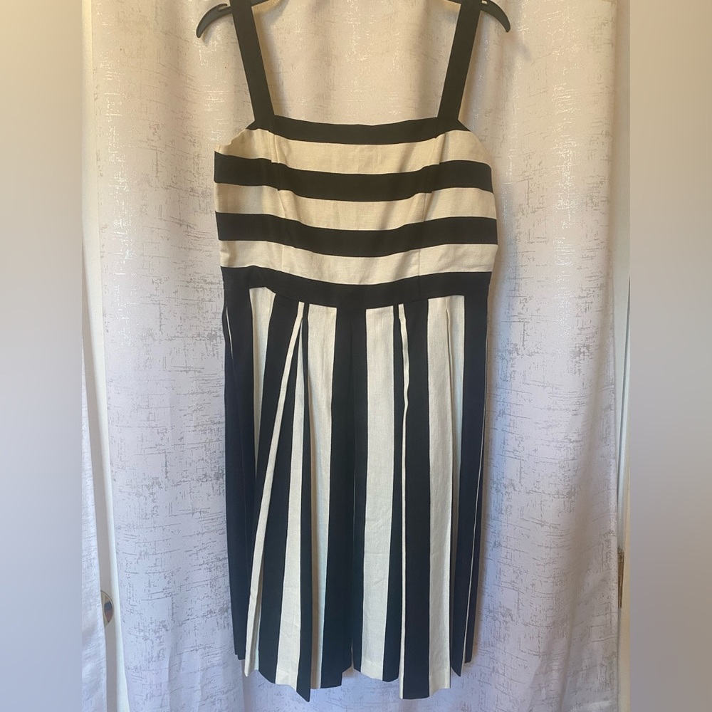 LOFT pleated black/white striped midi dress size 6.